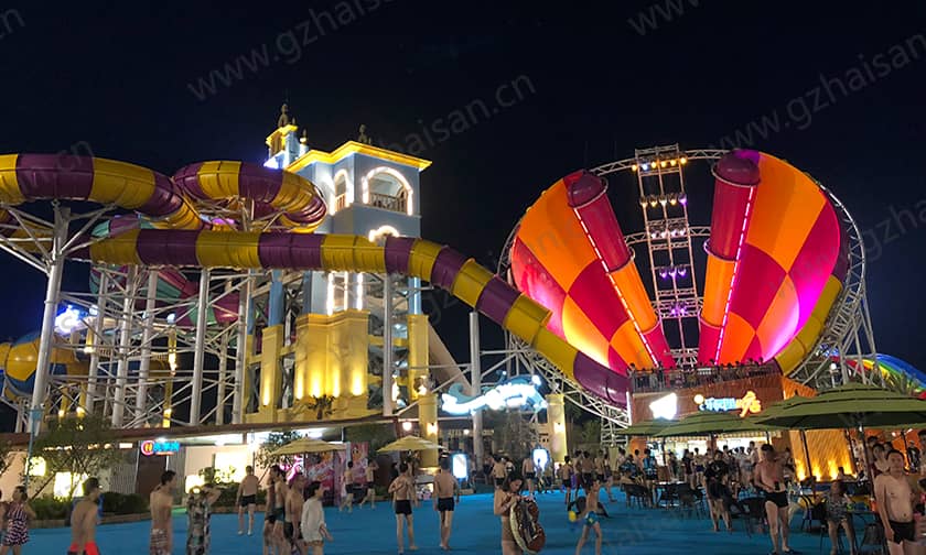 超级龙卷风水滑道提供了一种新的、刺激的水上体验