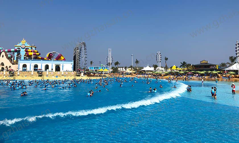 浙江宁波大目湾阿拉的海水上乐园海浪池